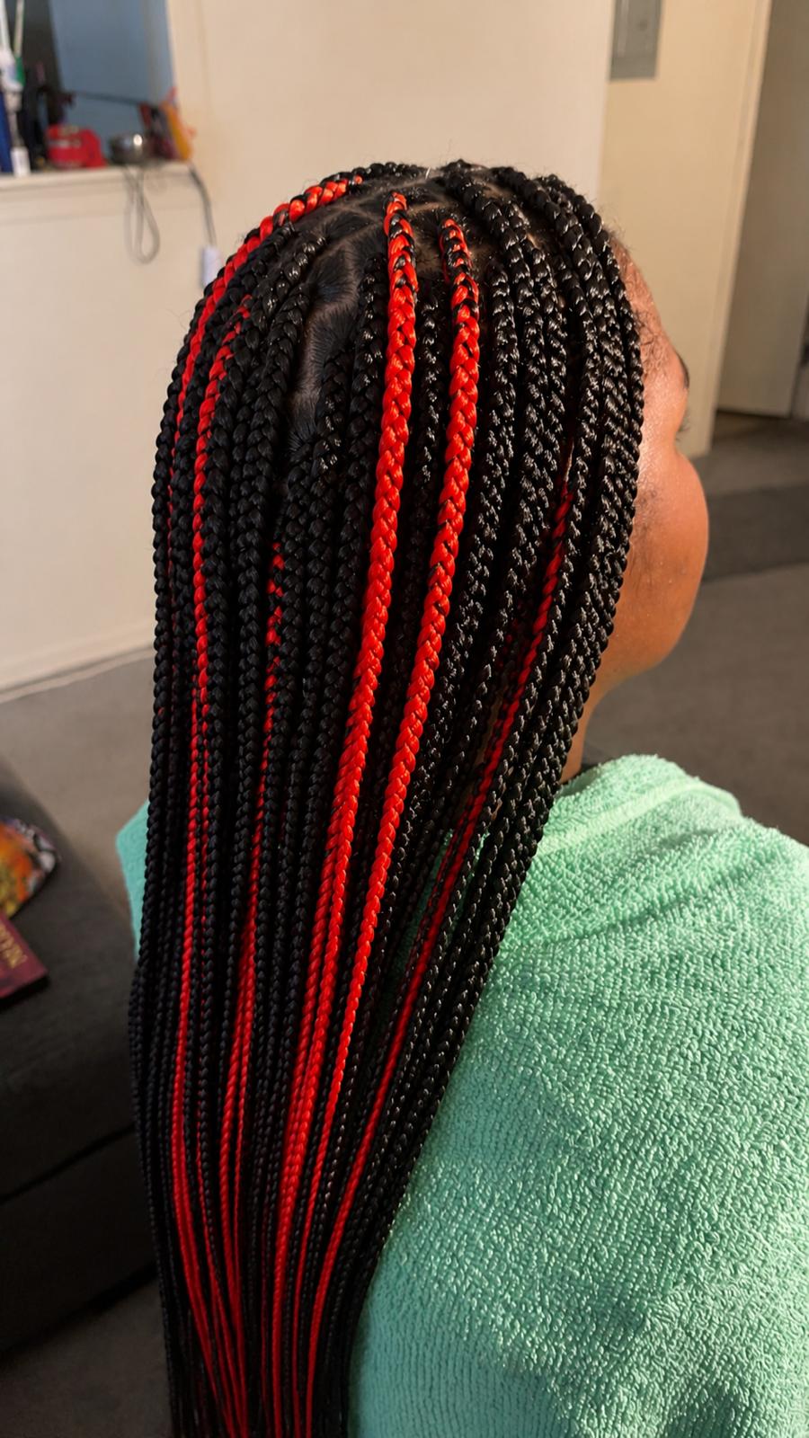 Knotless braids style